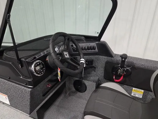 Slide: The Image of Lund 1775 Impact XS Sport 2026 - 17