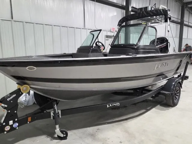 Slide: The Image of Lund 1775 Impact XS Sport 2026 - 2