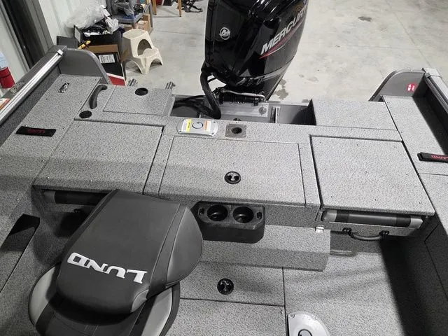 Slide: The Image of Lund 1775 Impact XS Sport 2026 - 7