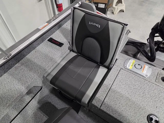 Slide: The Image of Lund 1775 Impact XS Sport 2026 - 8