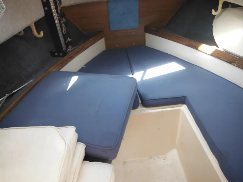 Slide: The Image of Grady-White Offshore 240 1988 - 51