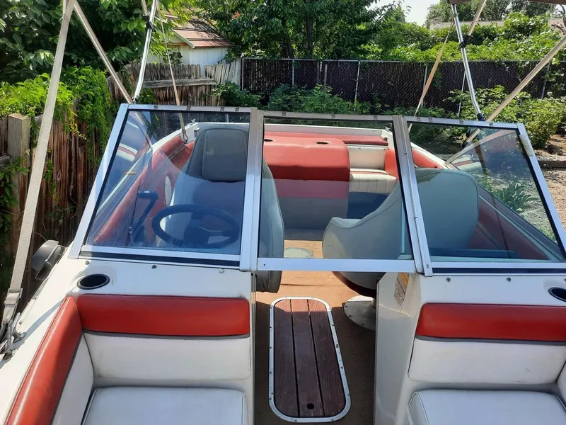 Slide: The Image of Chris-Craft Cavalier 17 1989 - 2