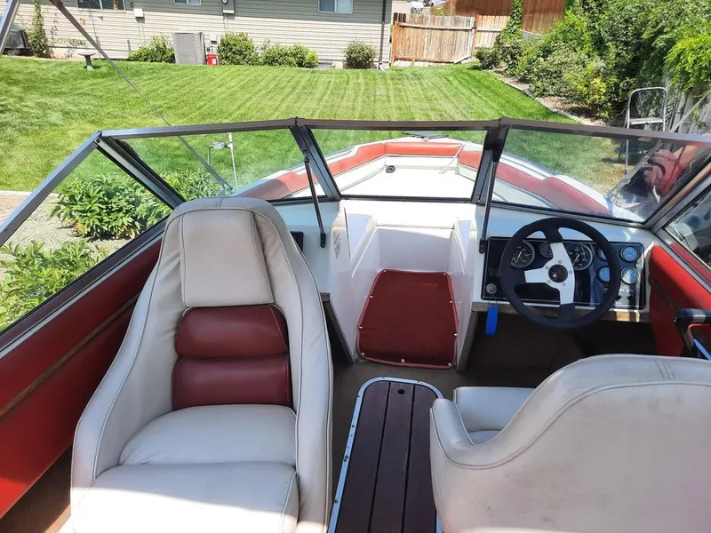 Slide: The Image of Chris-Craft Cavalier 17 1989 - 4