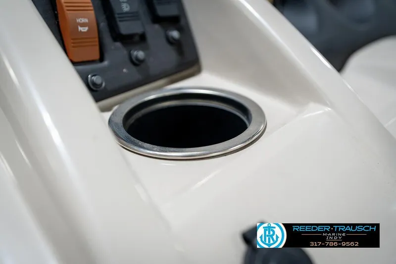 Slide: The Image of Control panel and cup holder on 2019 Bennington 18 SLV boat. - 40