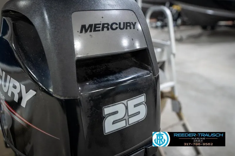 Slide: The Image of Mercury 25 horsepower outboard motor on a 2019 Bennington 18 SLV boat. - 45