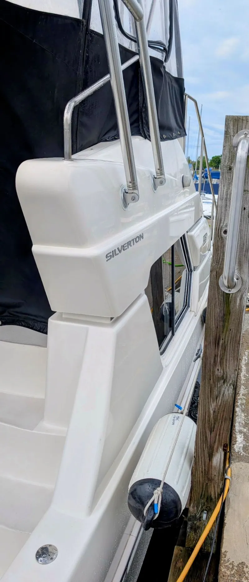 Slide: The Image of Silverton 35 Convertible 2001 - 13