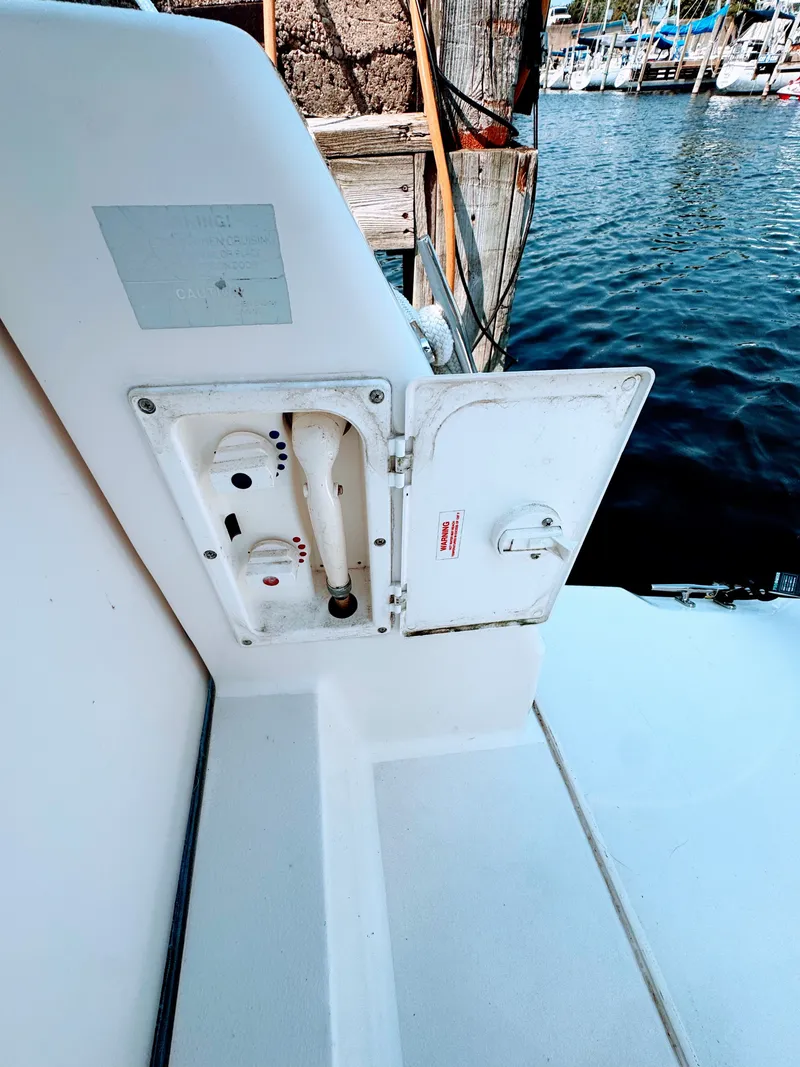 Slide: The Image of Silverton 35 Convertible 2001 - 15