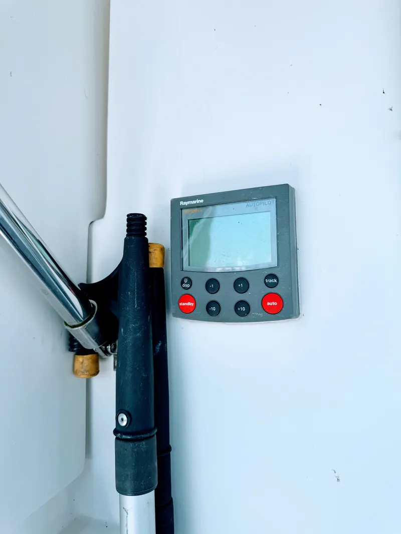 Slide: The Image of Silverton 35 Convertible 2001 - 24