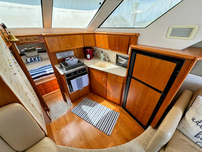 Slide: The Image of Silverton 35 Convertible 2001 - 28