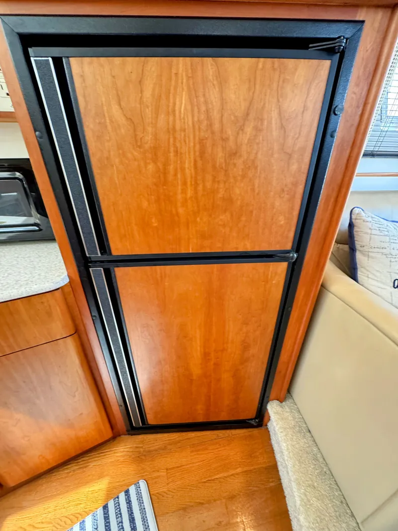 Slide: The Image of Silverton 35 Convertible 2001 - 32