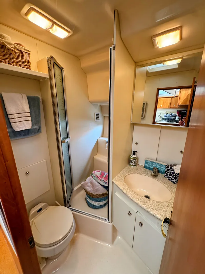 Slide: The Image of Silverton 35 Convertible 2001 - 33