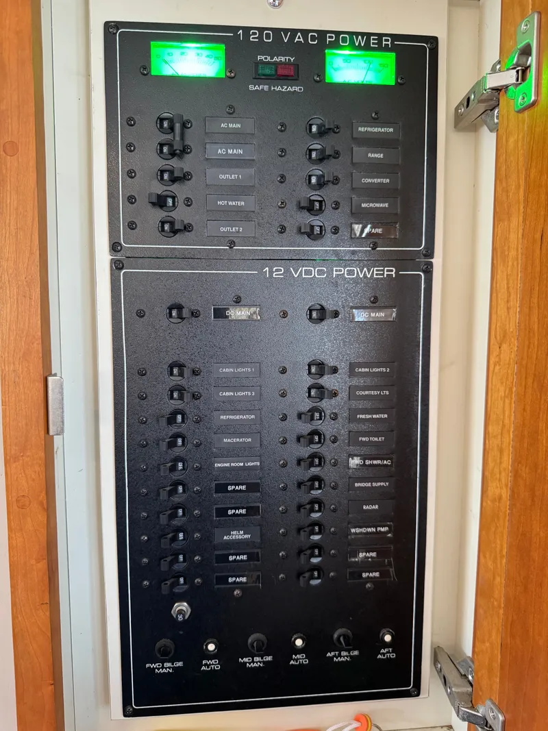 Slide: The Image of Silverton 35 Convertible 2001 - 44