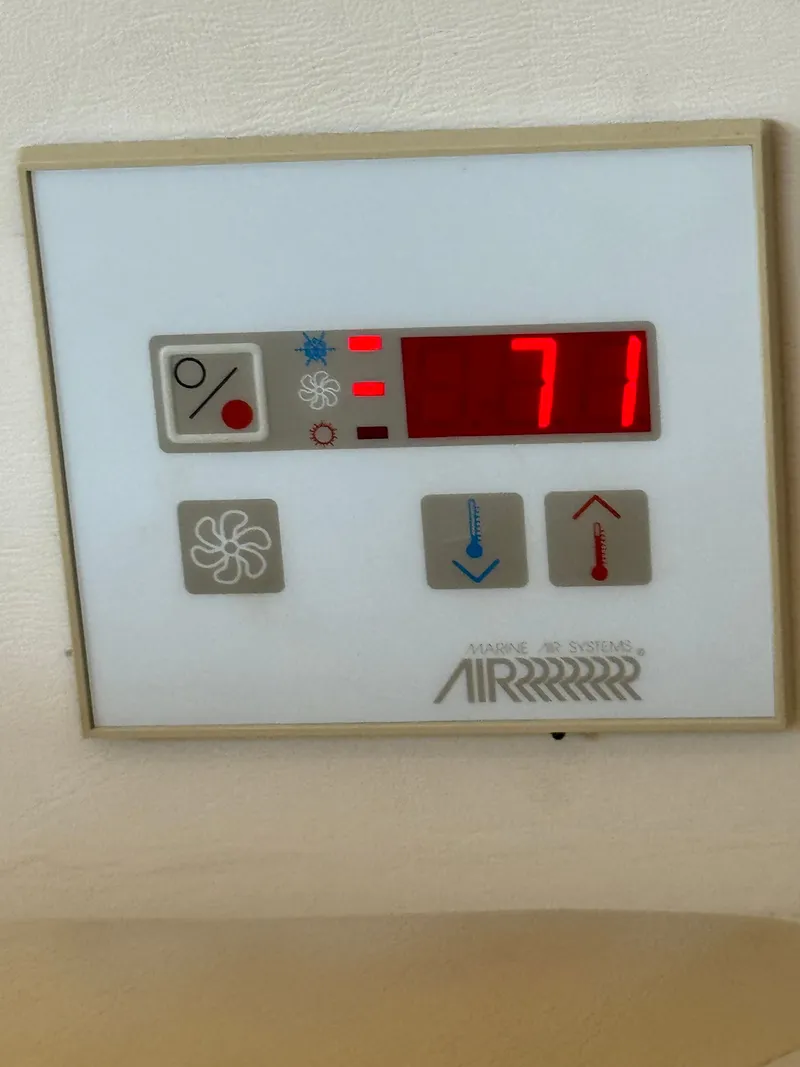 Slide: The Image of Silverton 35 Convertible 2001 - 45