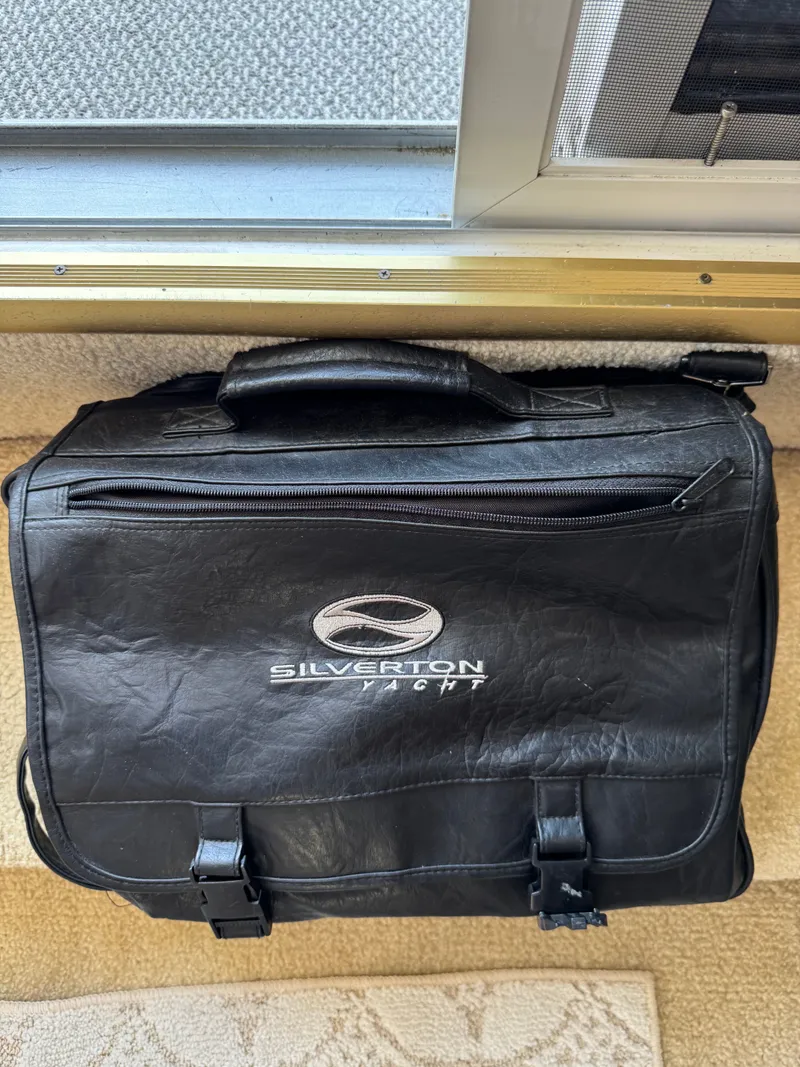 Slide: The Image of Silverton 35 Convertible 2001 - 60