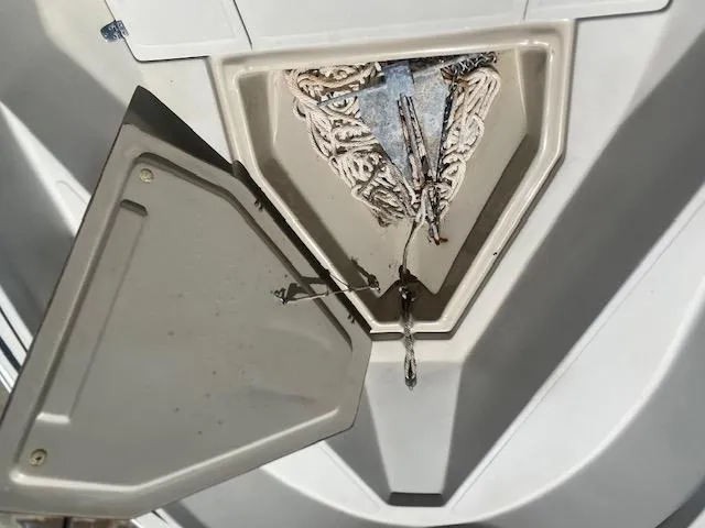 Slide: The Image of 1989 Boston Whaler 20 Outrage boat interior with Igloo cooler seat. - 14