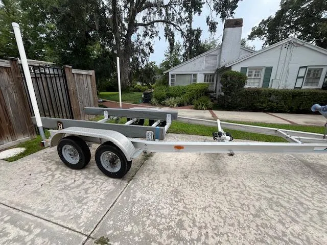 Slide: The Image of Trailer for 1989 Boston Whaler 21 Outrage, featuring Performance brand label. - 8