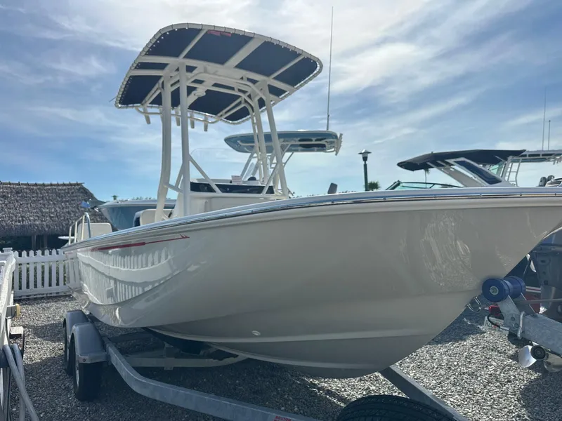 Slide: The Image of Boston Whaler 190 Montauk 2026 - 2