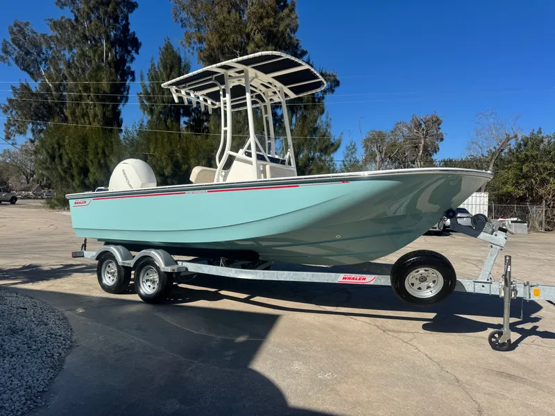 Slide: The Image of Boston Whaler 190 Montauk 2026 - 0