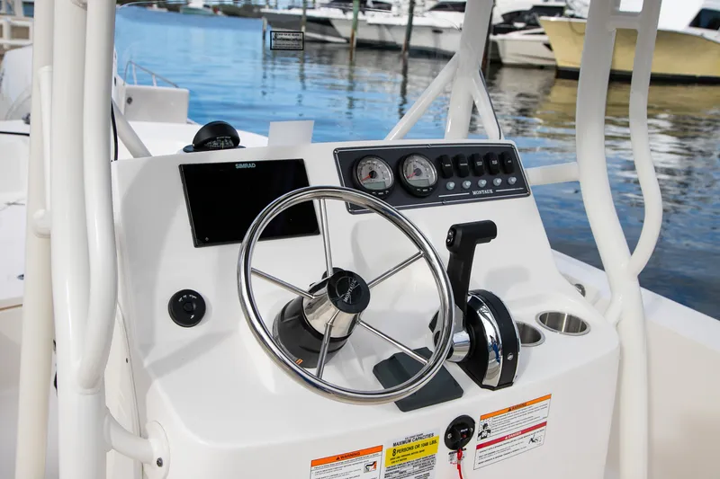 Slide: The Image of Boston Whaler 190 Montauk 2026 - 11
