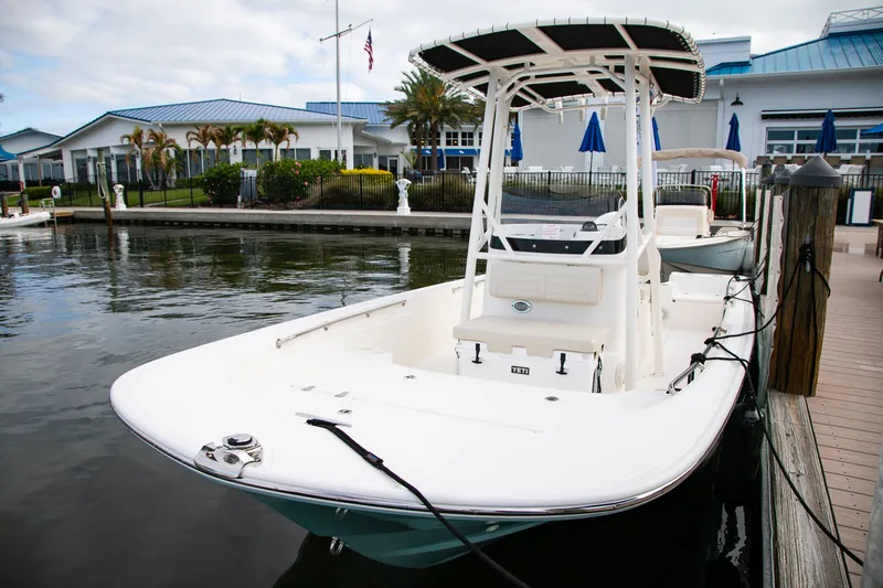 Slide: The Image of Boston Whaler 190 Montauk 2026 - 5