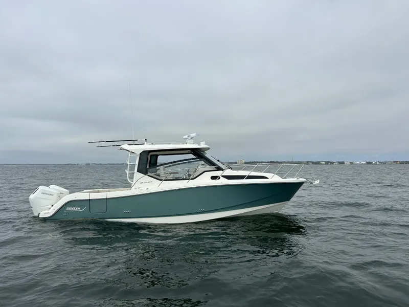Slide: The Image of Boston Whaler 325 Conquest 2026 - 3