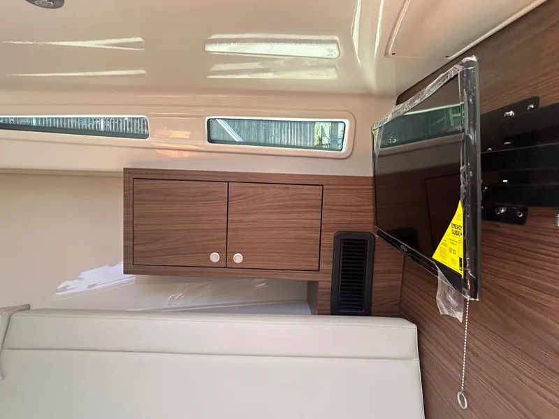 Slide: The Image of Boston Whaler 325 Conquest 2026 - 32