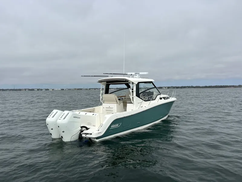 Slide: The Image of Boston Whaler 325 Conquest 2026 - 9