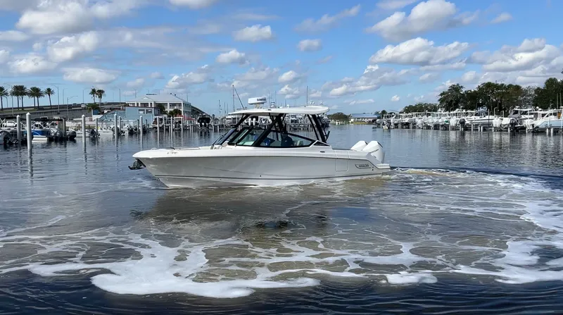 Slide: The Image of Boston Whaler 280 Vantage 2026 - 0