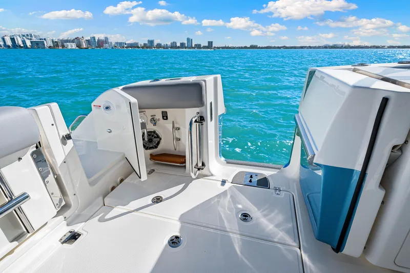 Slide: The Image of Boston Whaler 380 Realm 2026 - 14