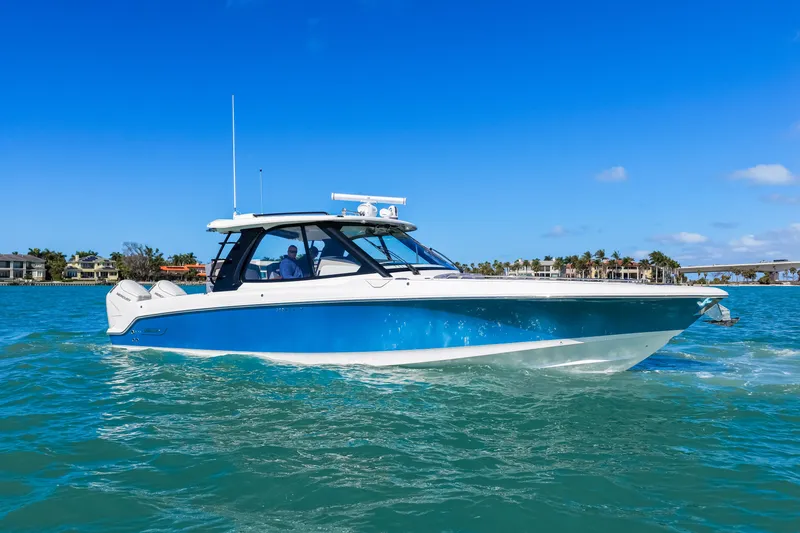 Slide: The Image of Boston Whaler 380 Realm 2026 - 21