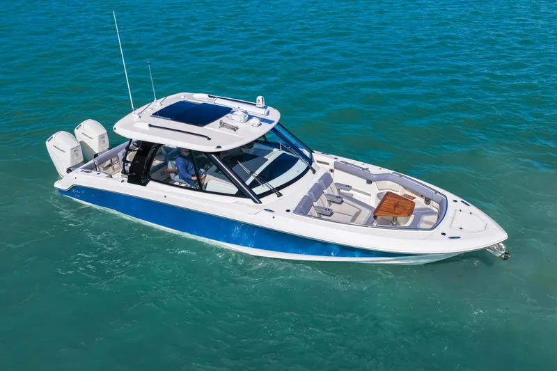 Slide: The Image of Boston Whaler 380 Realm 2026 - 24