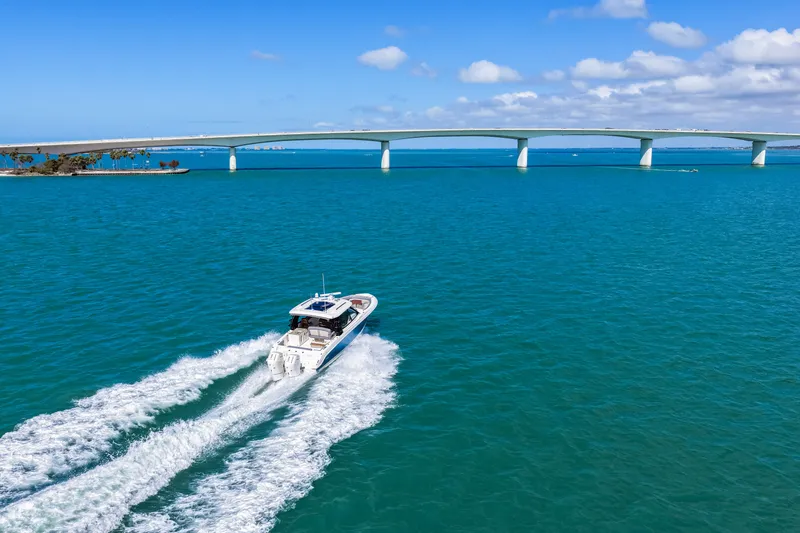 Slide: The Image of Boston Whaler 380 Realm 2026 - 25