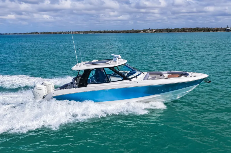 Slide: The Image of Boston Whaler 380 Realm 2026 - 30