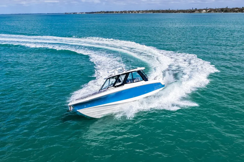 Slide: The Image of Boston Whaler 380 Realm 2026 - 31