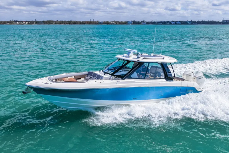 Slide: The Image of Boston Whaler 380 Realm 2026 - 37