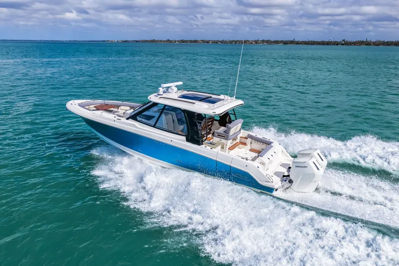 Slide: The Image of Boston Whaler 380 Realm 2026 - 38