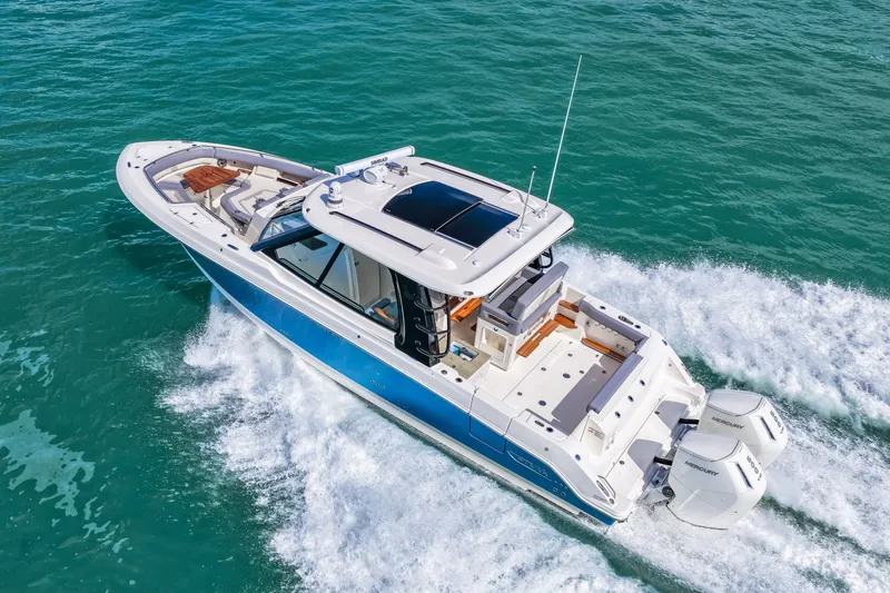 Slide: The Image of Boston Whaler 380 Realm 2026 - 39