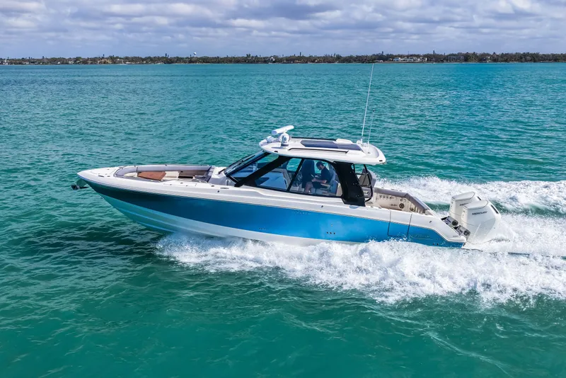 Slide: The Image of Boston Whaler 380 Realm 2026 - 40