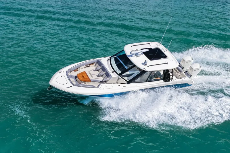 Slide: The Image of Boston Whaler 380 Realm 2026 - 41