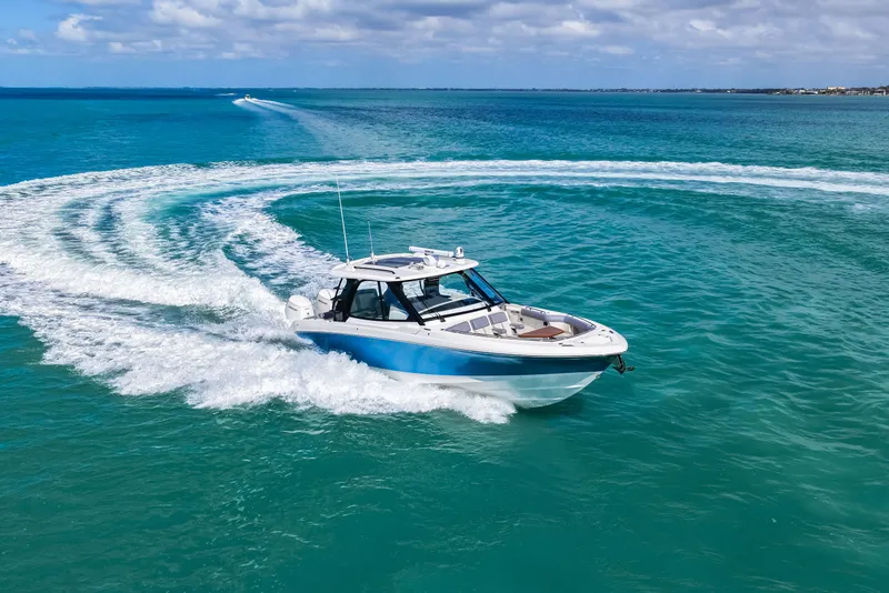 Slide: The Image of Boston Whaler 380 Realm 2026 - 43