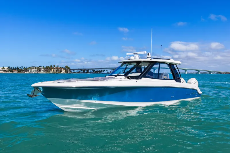 Slide: The Image of Boston Whaler 380 Realm 2026 - 45