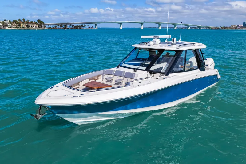 Slide: The Image of Boston Whaler 380 Realm 2026 - 47