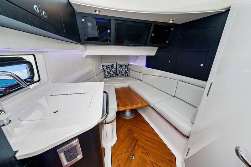 Slide: The Image of Boston Whaler 380 Realm 2026 - 64