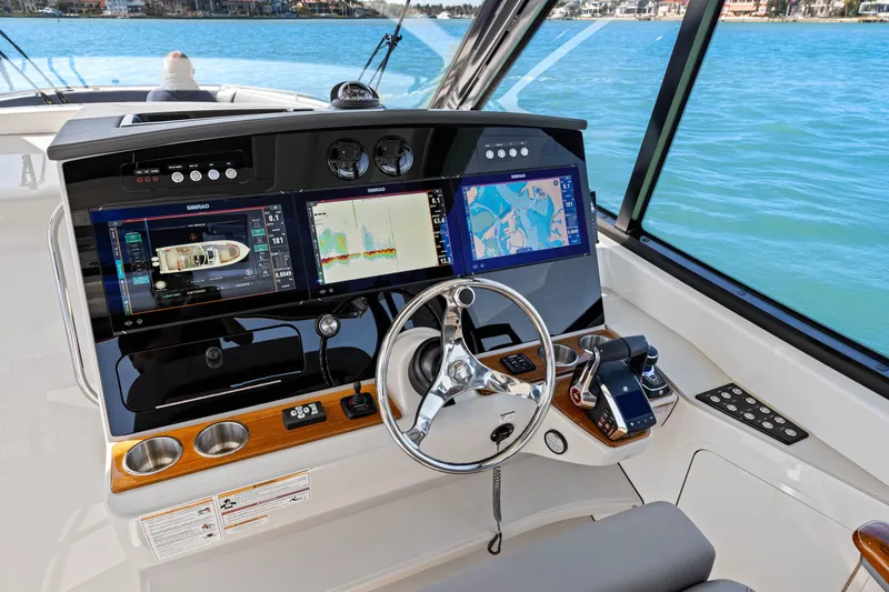 Slide: The Image of Boston Whaler 380 Realm 2026 - 70