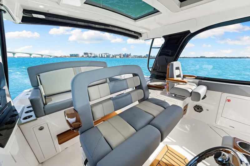 Slide: The Image of Boston Whaler 380 Realm 2026 - 71