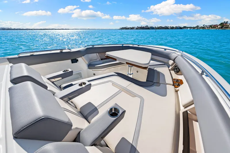 Slide: The Image of Boston Whaler 380 Realm 2026 - 77