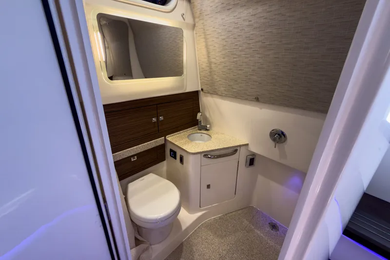 Slide: The Image of Boston Whaler 420 Outrage 2026 - 26