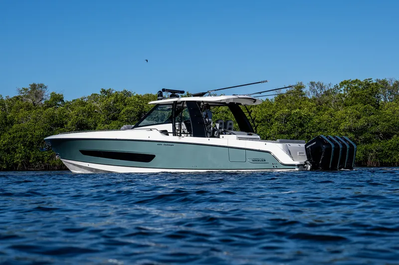 Slide: The Image of Boston Whaler 420 Outrage 2026 - 43