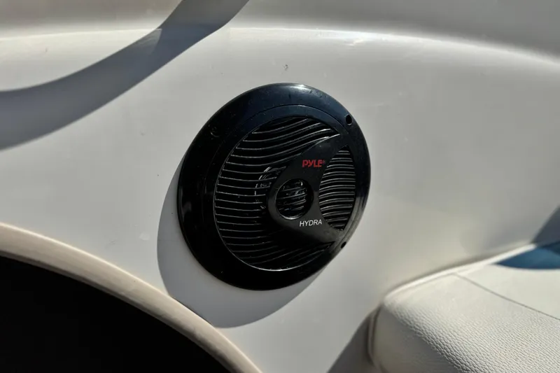 Slide: The Image of Pyle Hydra speaker on 2004 Bayliner 175 Bowrider boat interior. - 16