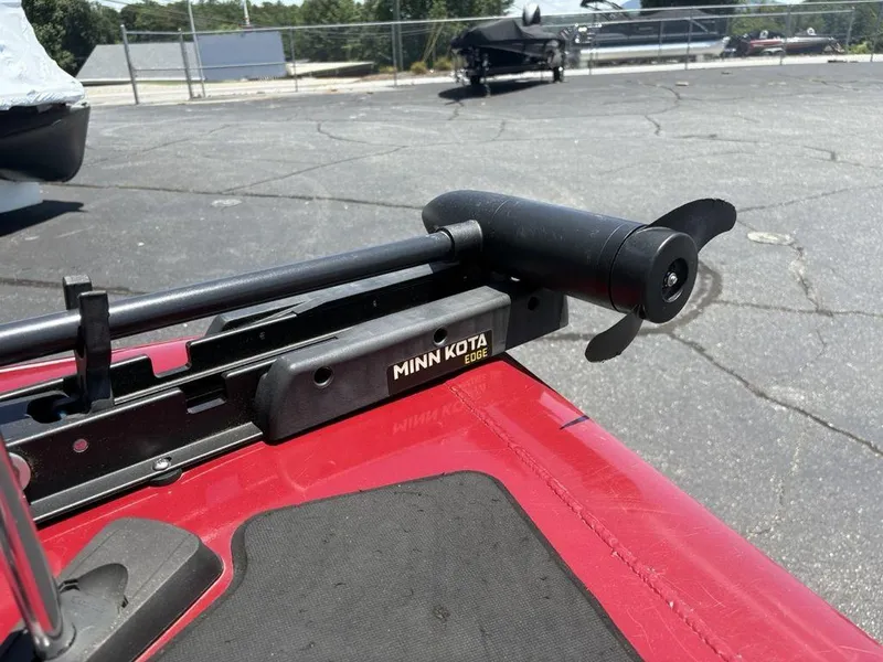 Slide: The Image of Minn Kota Edge trolling motor on 2019 Tracker Pro Team™ 195 TXW boat. - 4